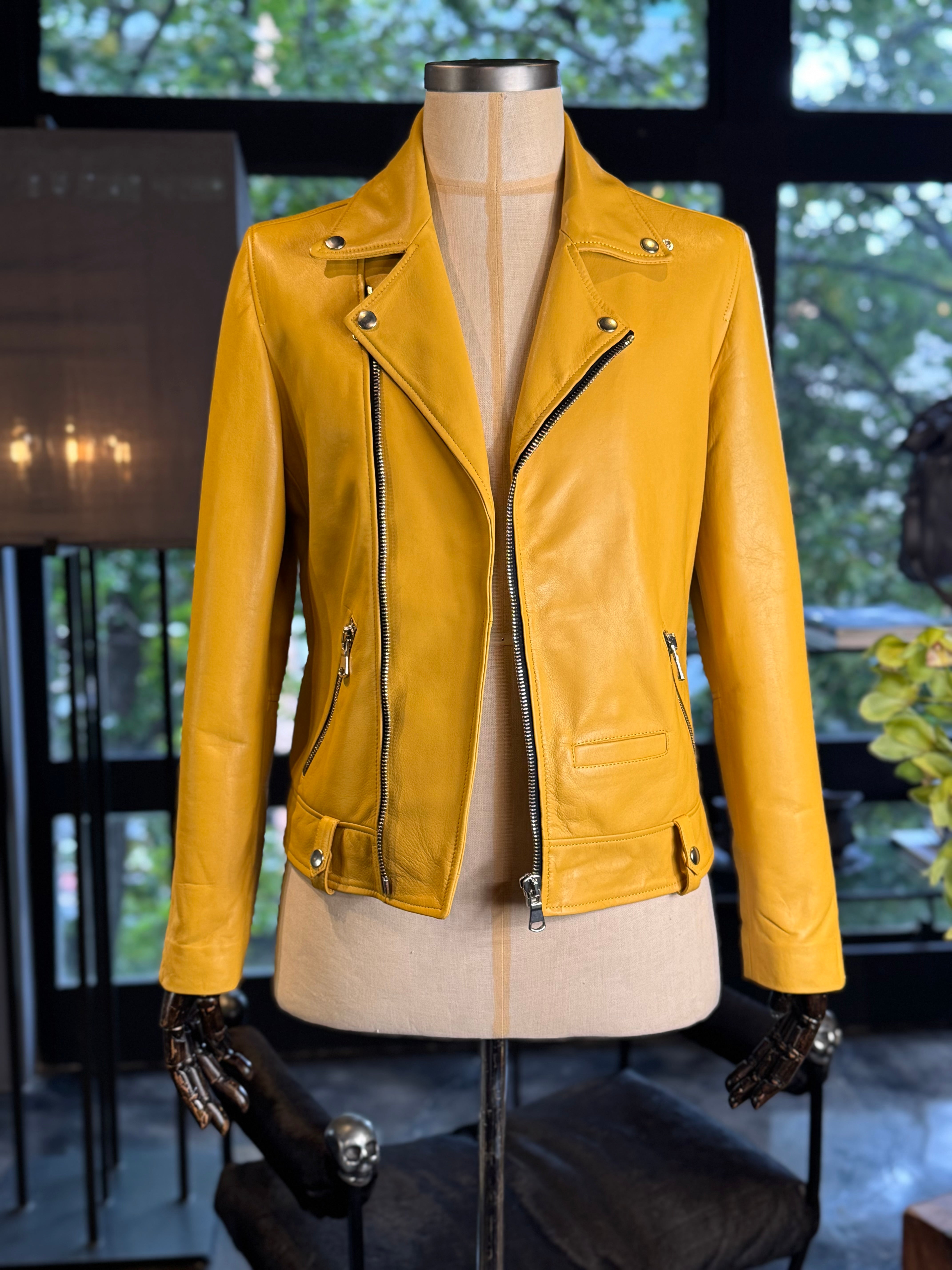 Chamarra piel amarilla