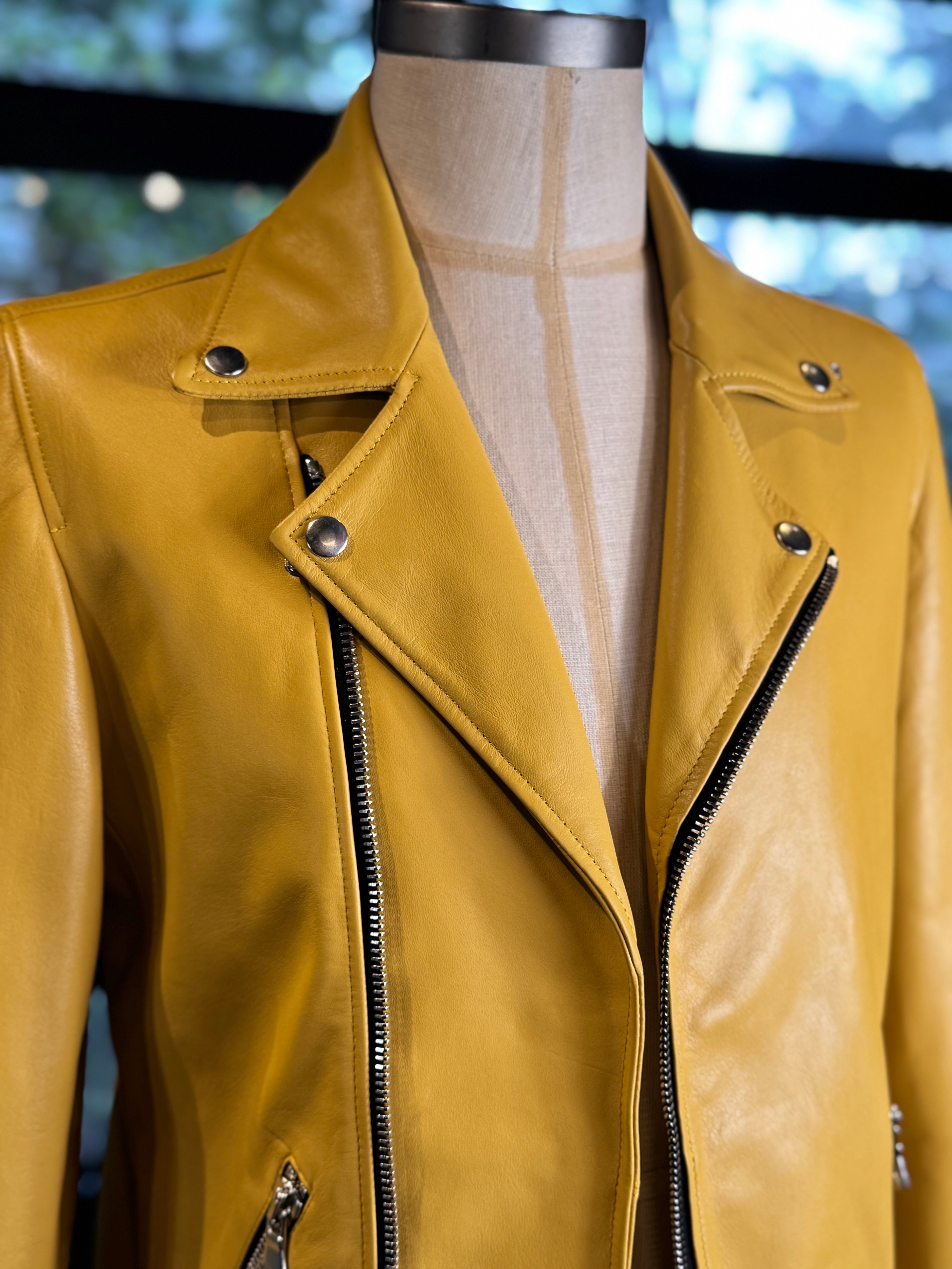 Chamarra piel amarilla