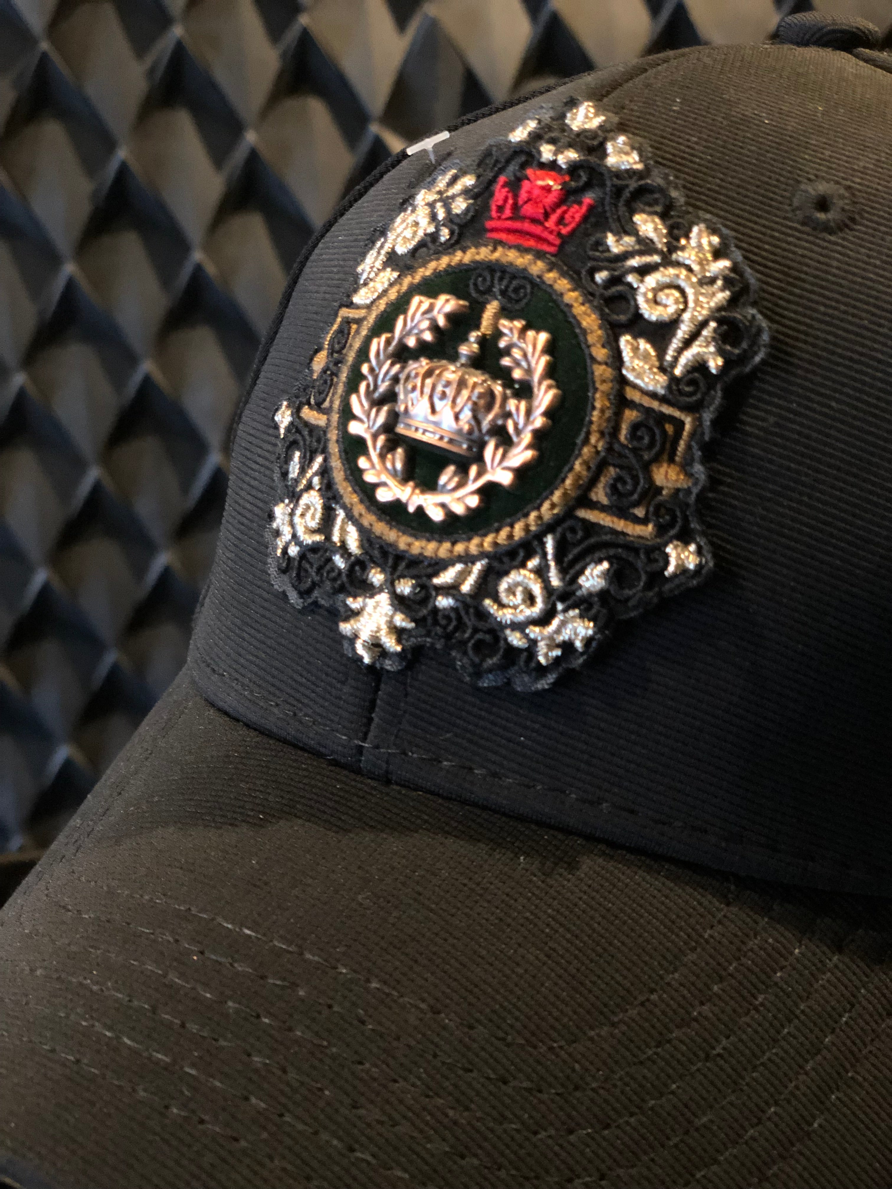 Gorra escudo corona