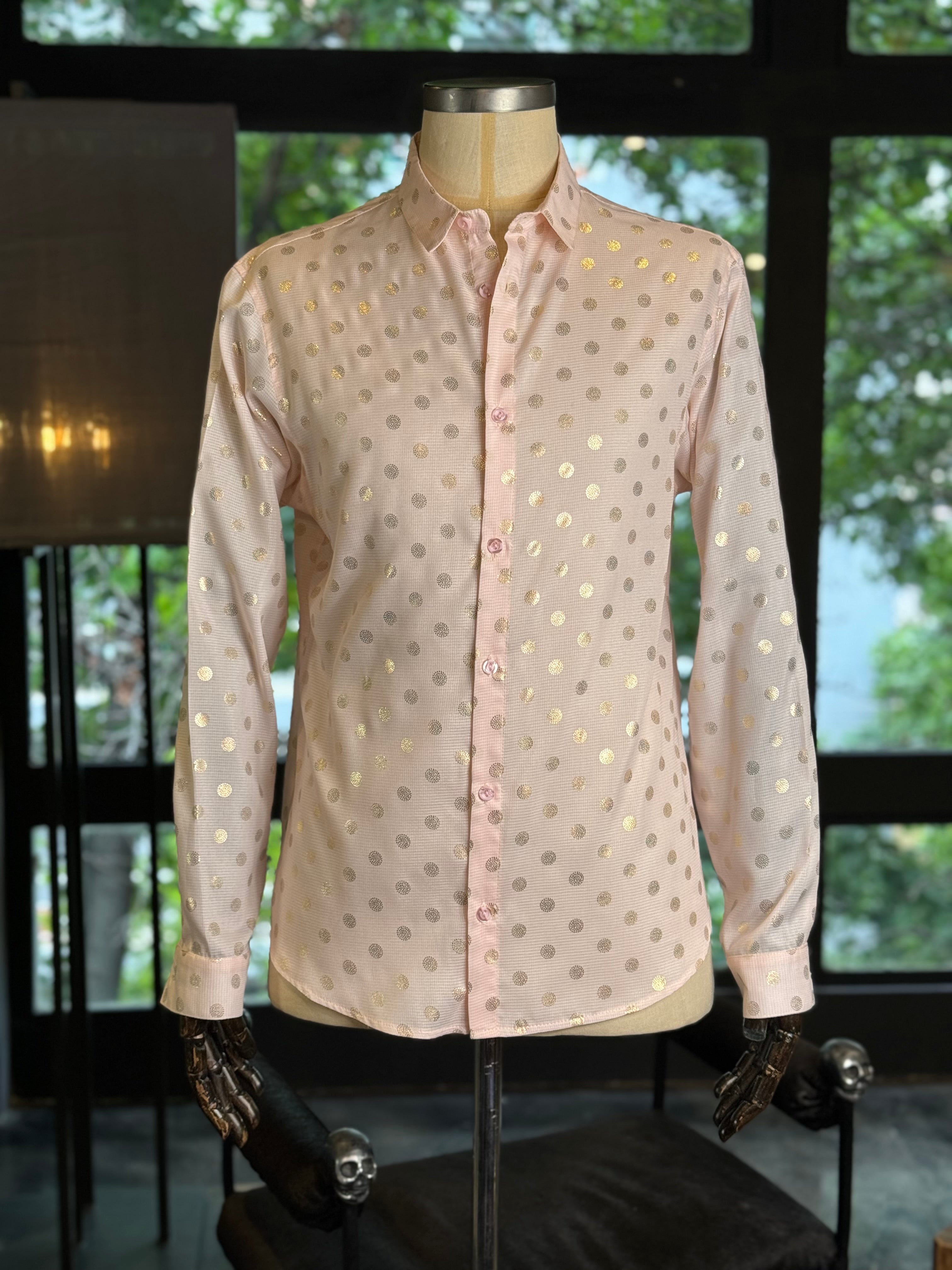 Camisa rosa lunares dorados