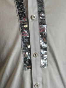 Camisa blanca tira lentejuela plata
