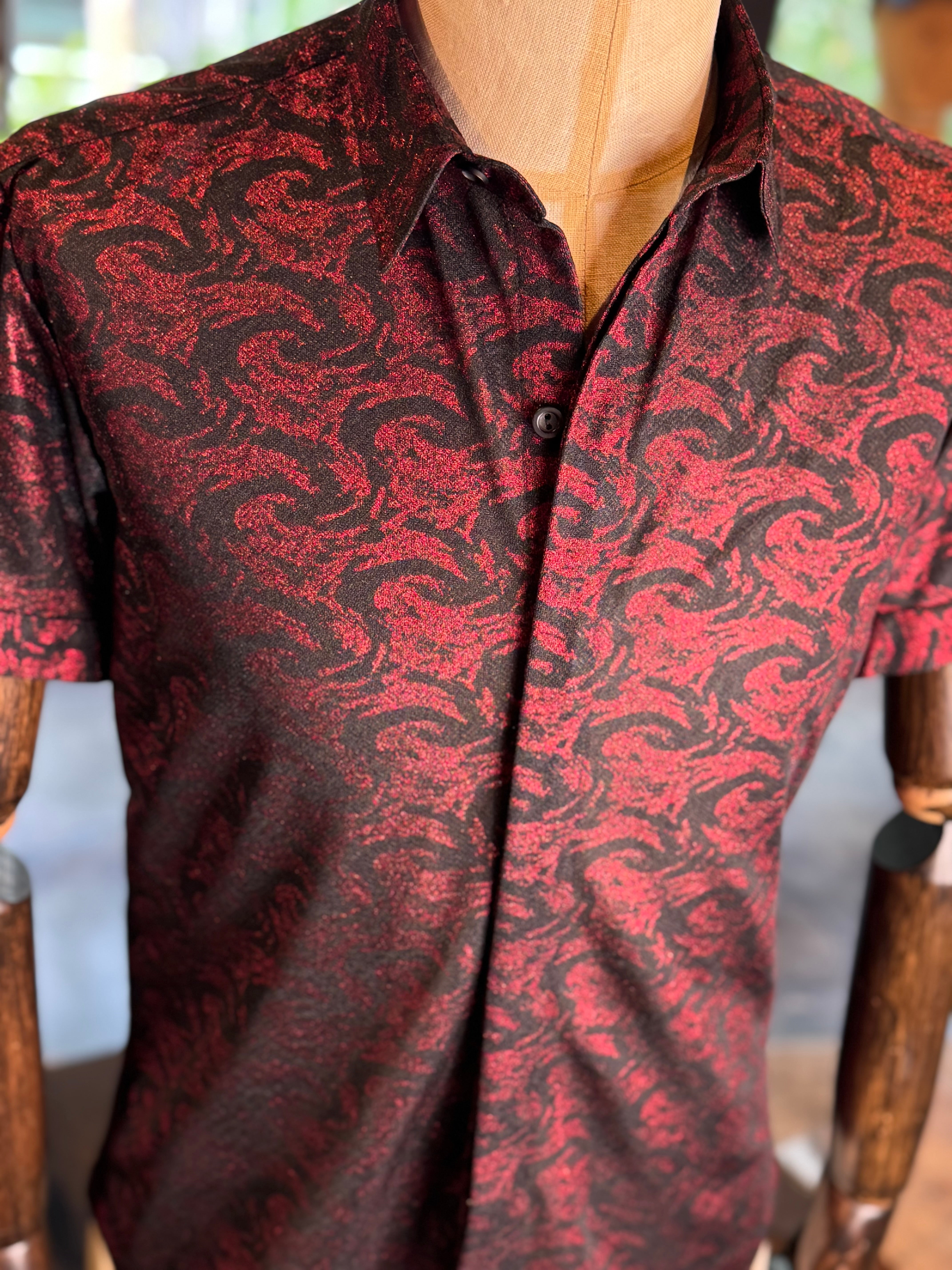 Camisa manga corta roja brillo