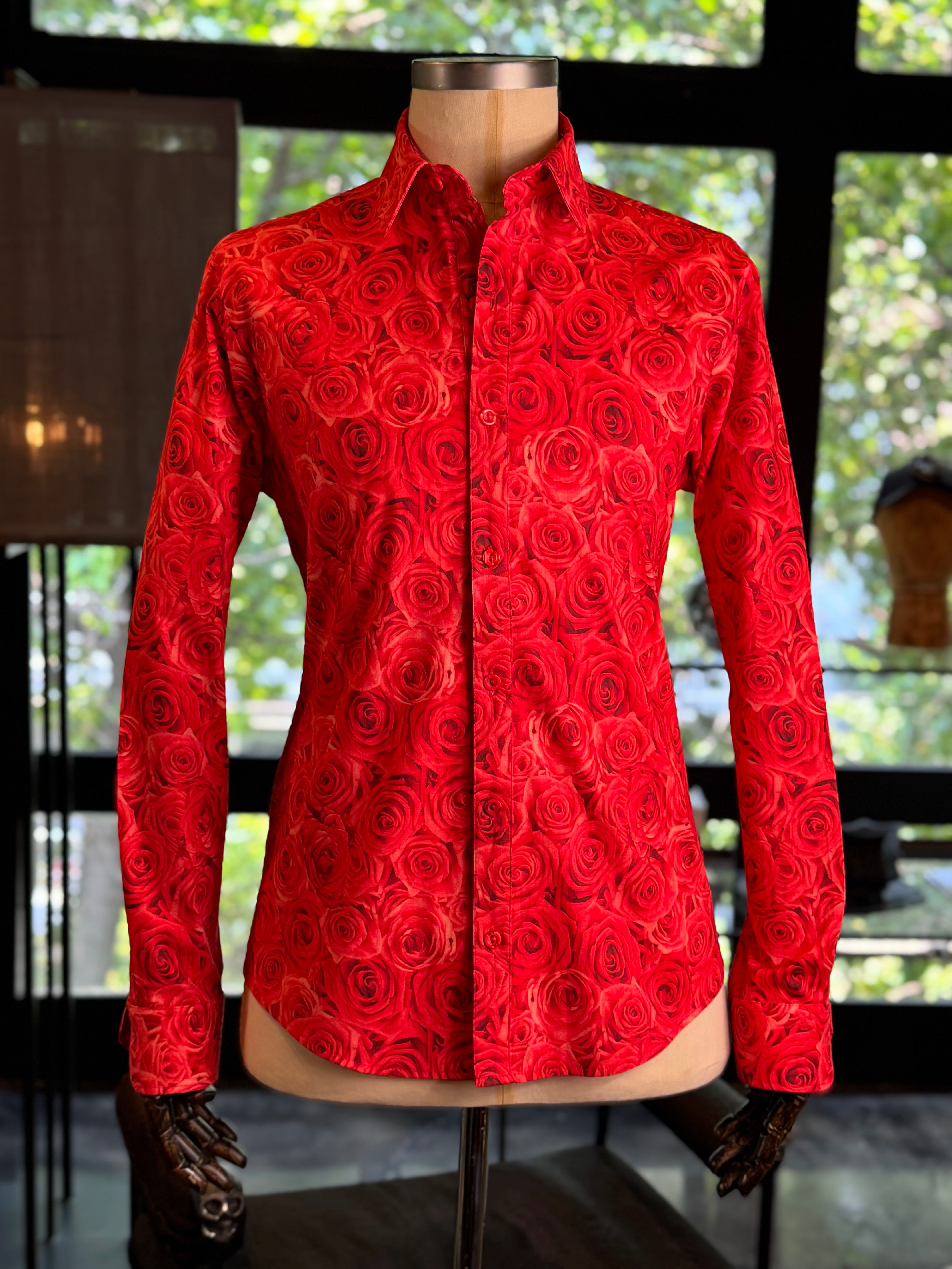 Camisa rosas rojas
