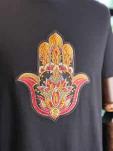 Camiseta mano amarilla