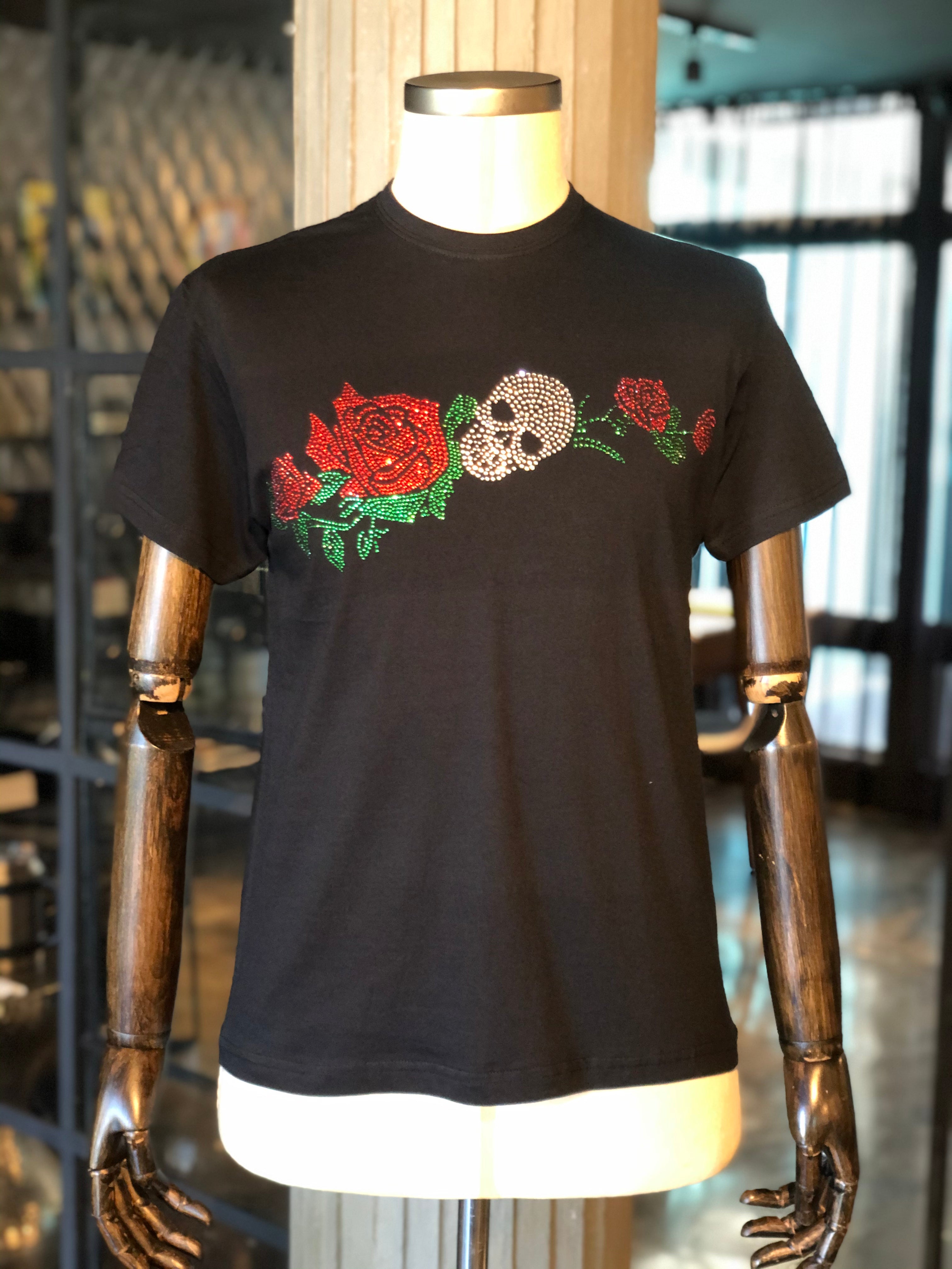 Camiseta calavera y rosas