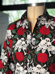 Camisa calavera rosas